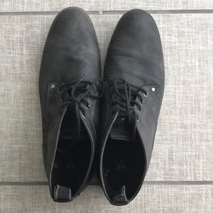 Dress shoes